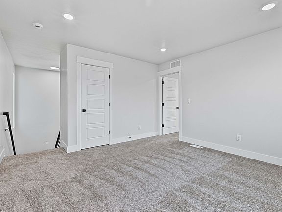 5th image of 2978 Huntshire Dr