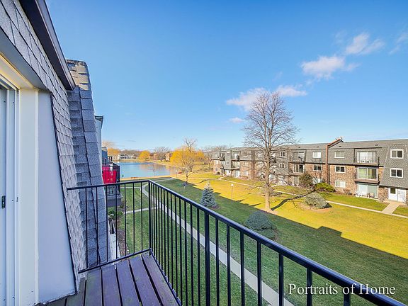 4th image of 9407 Bay Colony Dr #3E