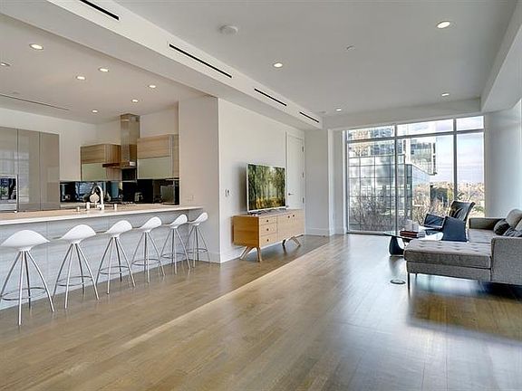 5th image of 2025 Woodall Rodgers Fwy Unit 31