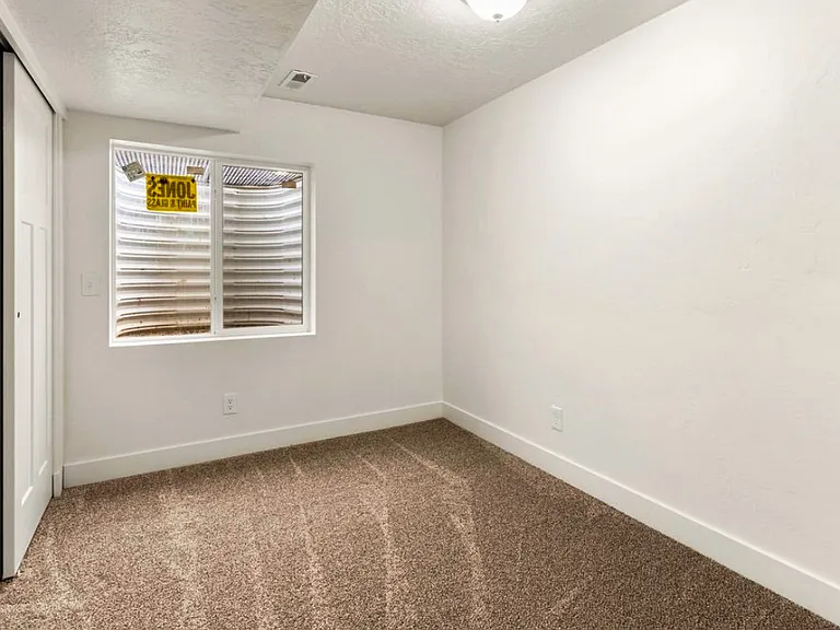 849 N 210 W — Photo 12