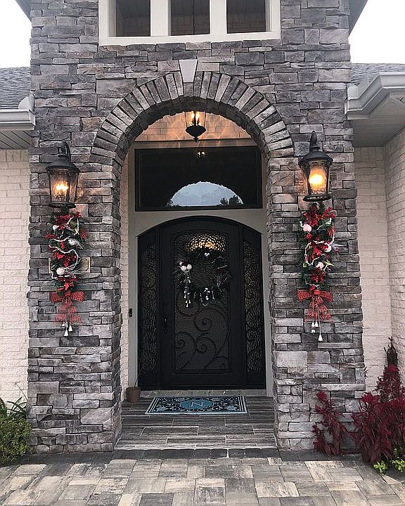 2nd image of 6077 Huntington Creek Cir