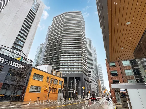 125 Peter St #3311, Toronto, ON M5V 0M2