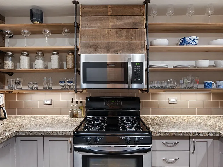 530 K St #409 — Photo 3