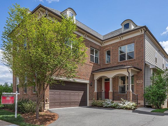 2nd image of 44765 Malden Pl