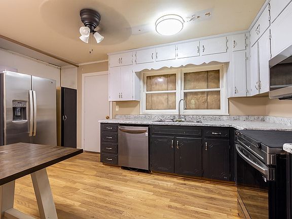 5th image of 227 Bennett St