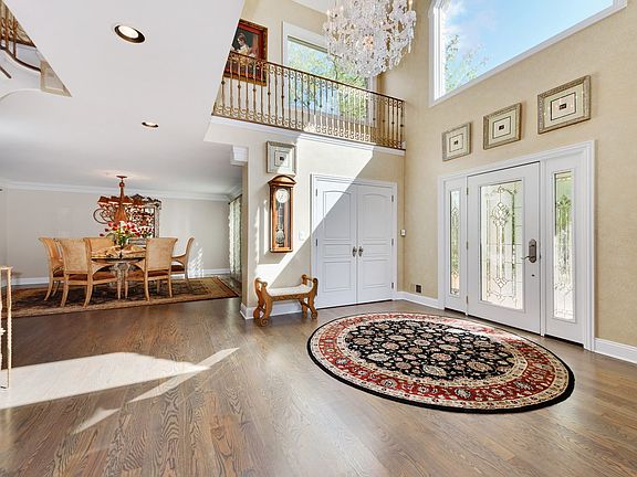 5th image of 984 Oakhurst Ln