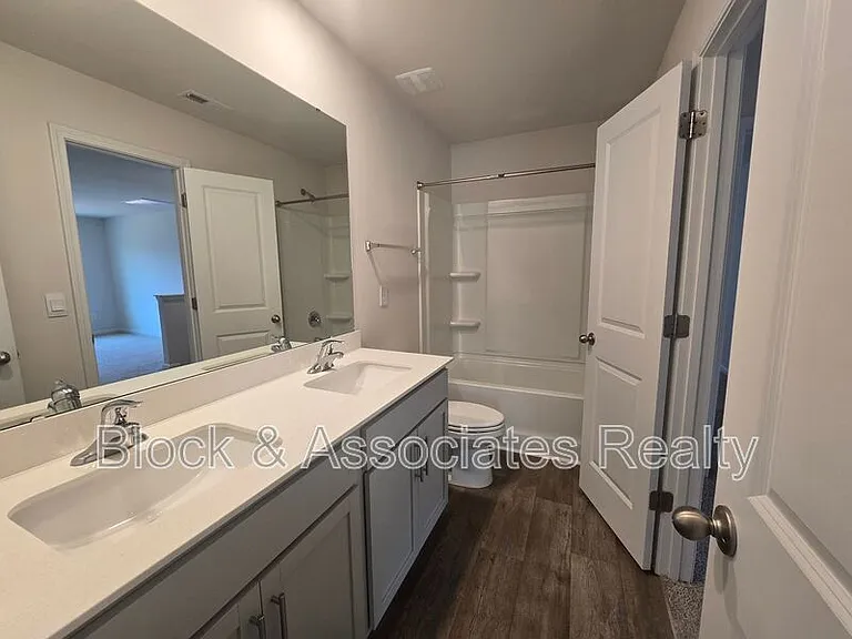310 Beresford Way — Photo 27