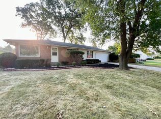 114 N Oak St, Osceola, IN 46561