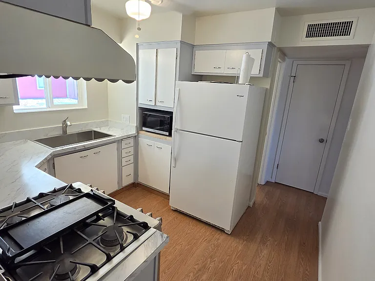 1309 W 14th St — Photo 7