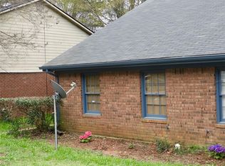 5272 Ridge Forest Dr, Stone Mountain, GA 30083