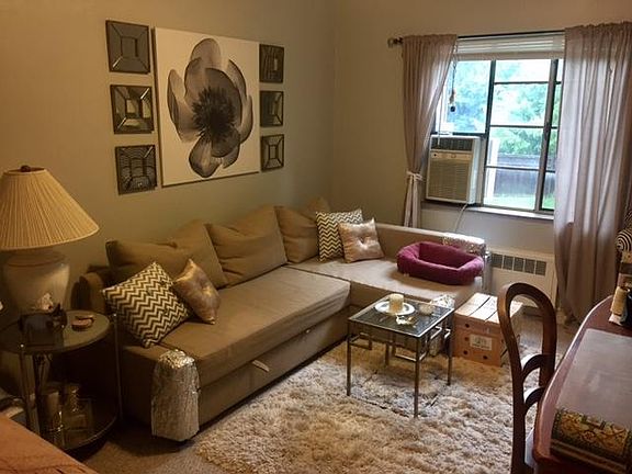 2nd image of 3622 Paxton Ave APT 4