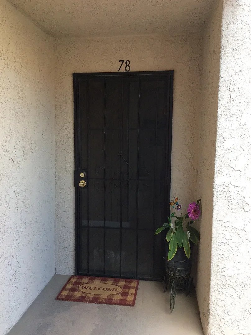 Building Photo - 2255 Cahuilla St #78