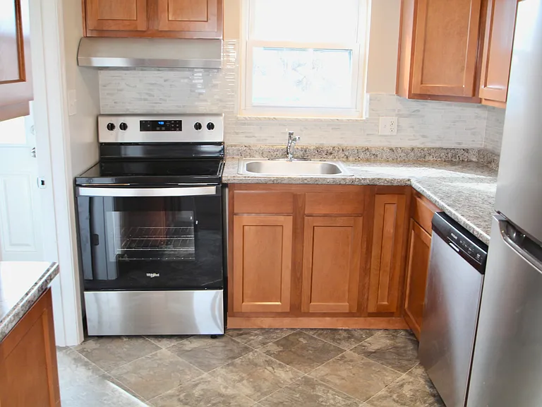 227 Parker St — Photo 3