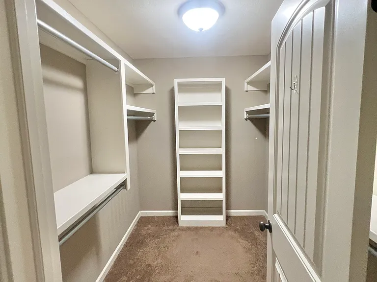 604 Harland Dr — Photo 10