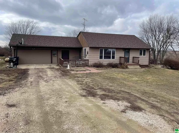 14391 Quest Ave, Remsen, IA 51050
