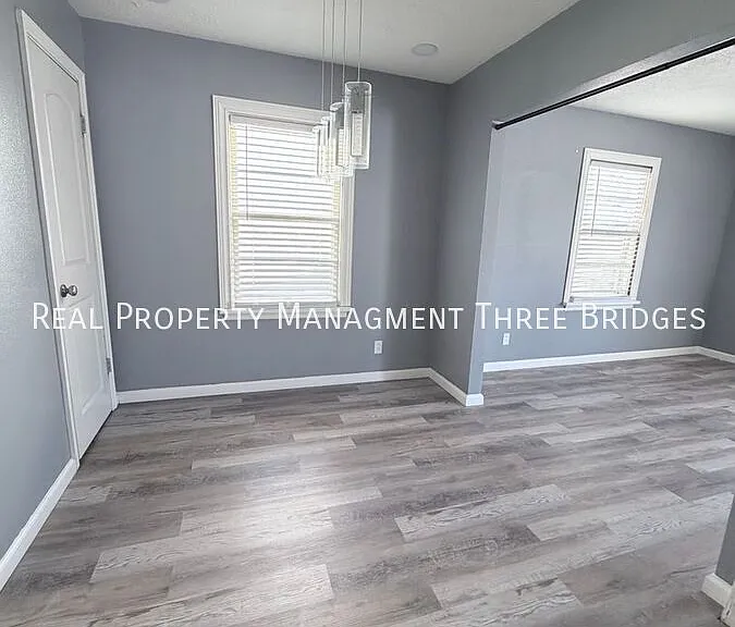 35 S Barat Ave — Photo 13