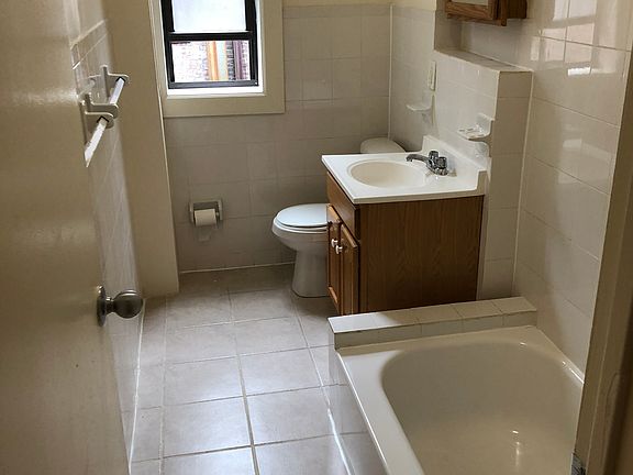 3rd image of 566 W 162nd St APT 51