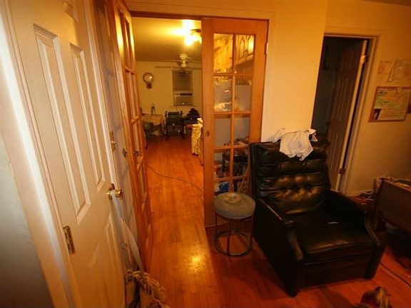 5th image of 423 W Garland Ave