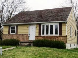 86 E Chestnut St, Bechtelsville, PA 19505