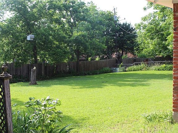4th image of 816 Nob Hill Ln