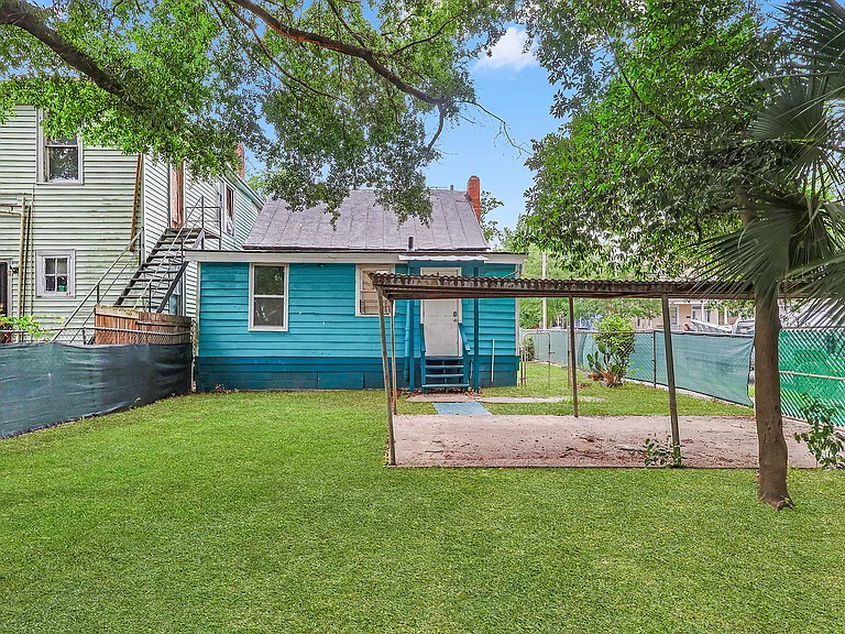 2221 Harden St — Photo 35