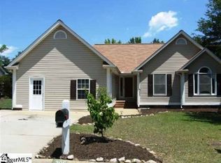 205 Flannery Ct, Fountain Inn, SC 29644