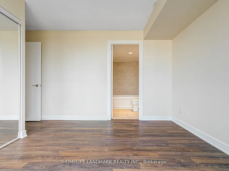 16 Harrison Garden Blvd #2508 — Photo 11