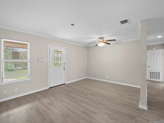 4th image of 8831 Hunters Creek St