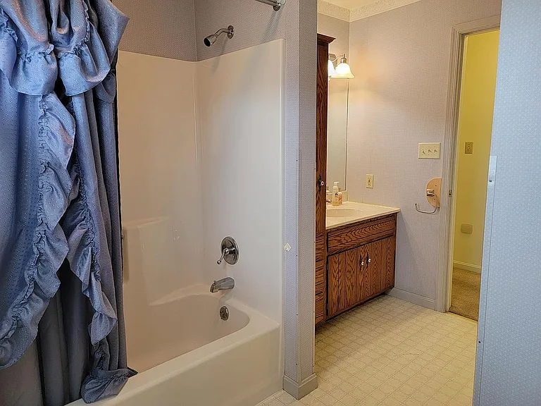 478 N Railroad Ave — Photo 7