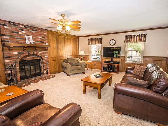 5th image of 6827 Bear Creek Dr