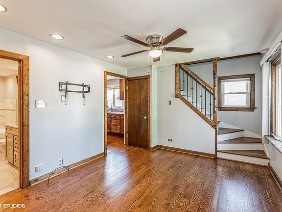 3rd image of 8307 Mansfield Ave