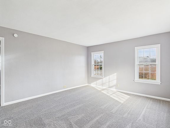 4th image of 130 Elva St