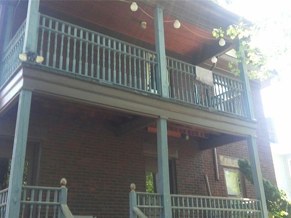3rd image of 626 Brown Ave