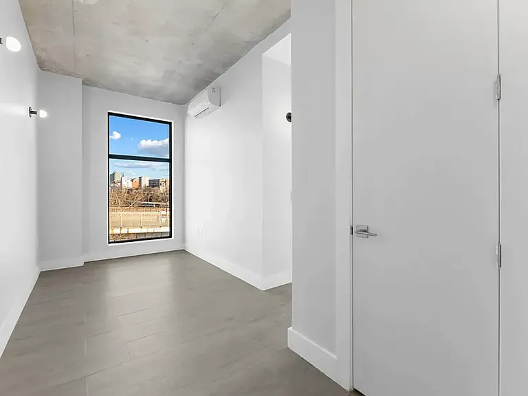 101 Macombs Pl #PHB — Photo 12