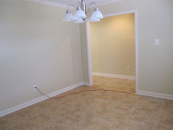 5th image of 1306 Castle Glen Dr