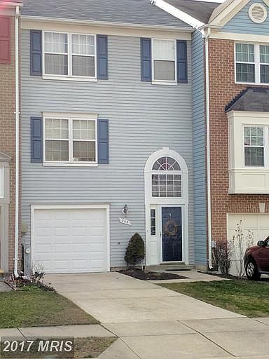 1st image of 203 Pinecove Ave