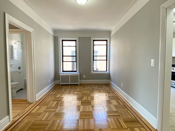 5th image of 2831 34th St APT 43