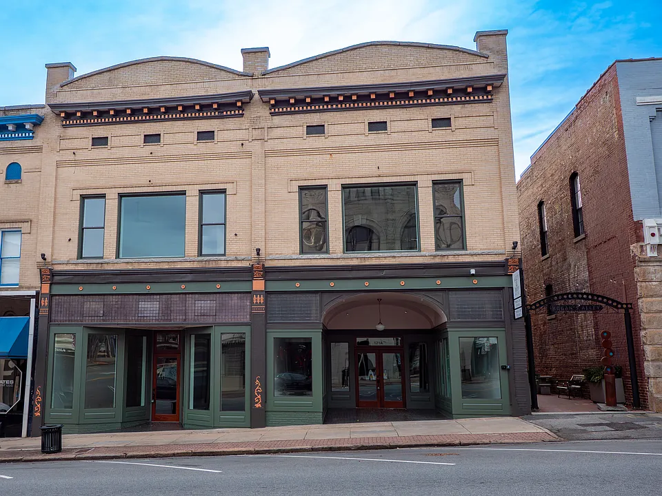 121 N Main St #202