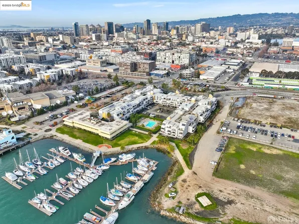 1 Embarcadero W APT 161, Oakland, CA 94607