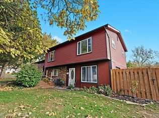 612 Putnam St, Pinckney, MI 48169