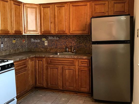 3rd image of 2 N Summit Ave #2
