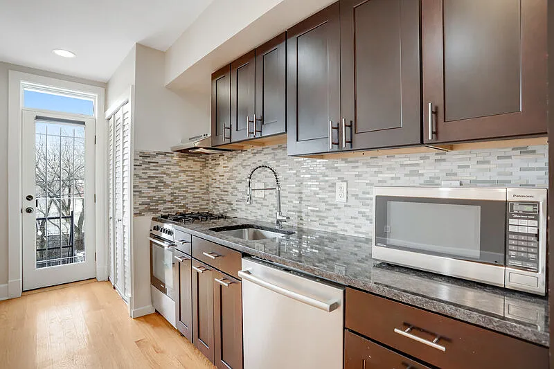Building Photo - 1531 1st St SW #2