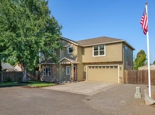 615 John Wayne Dr, Central Pt, OR 97502
