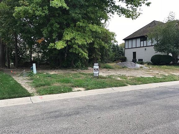 2nd image of Warwick Ln
