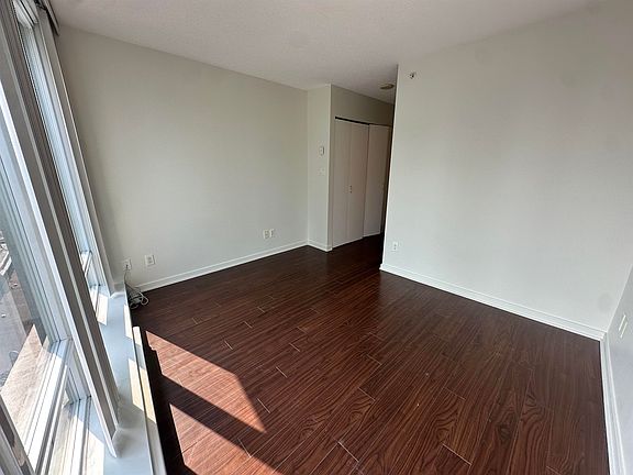 4th image of 610 Granville St #1110