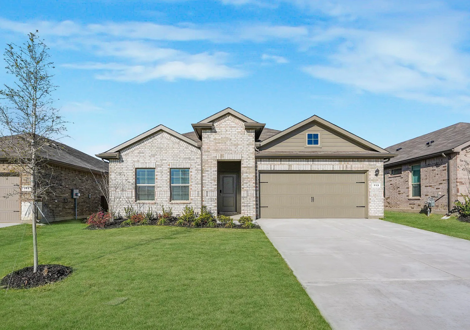 115 Hibiscus Drive — Photo 2