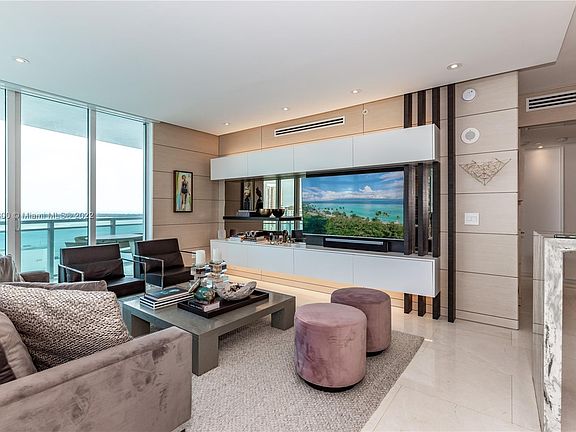 3rd image of 950 Brickell Bay Dr APT 2510
