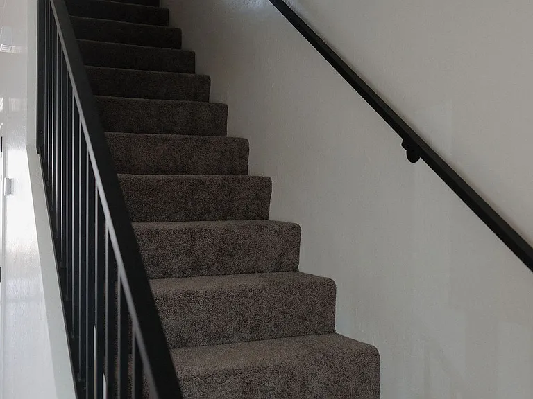 46 E 9th St S #4 — Photo 18