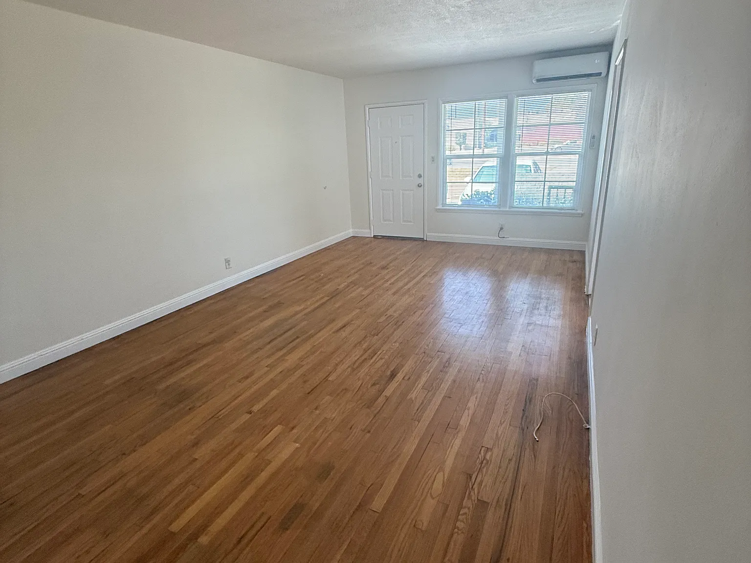 2 bed, 810 sqft, $2,200 — Photo 4