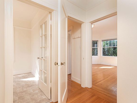 4th image of 2801 Pine St APT 8
